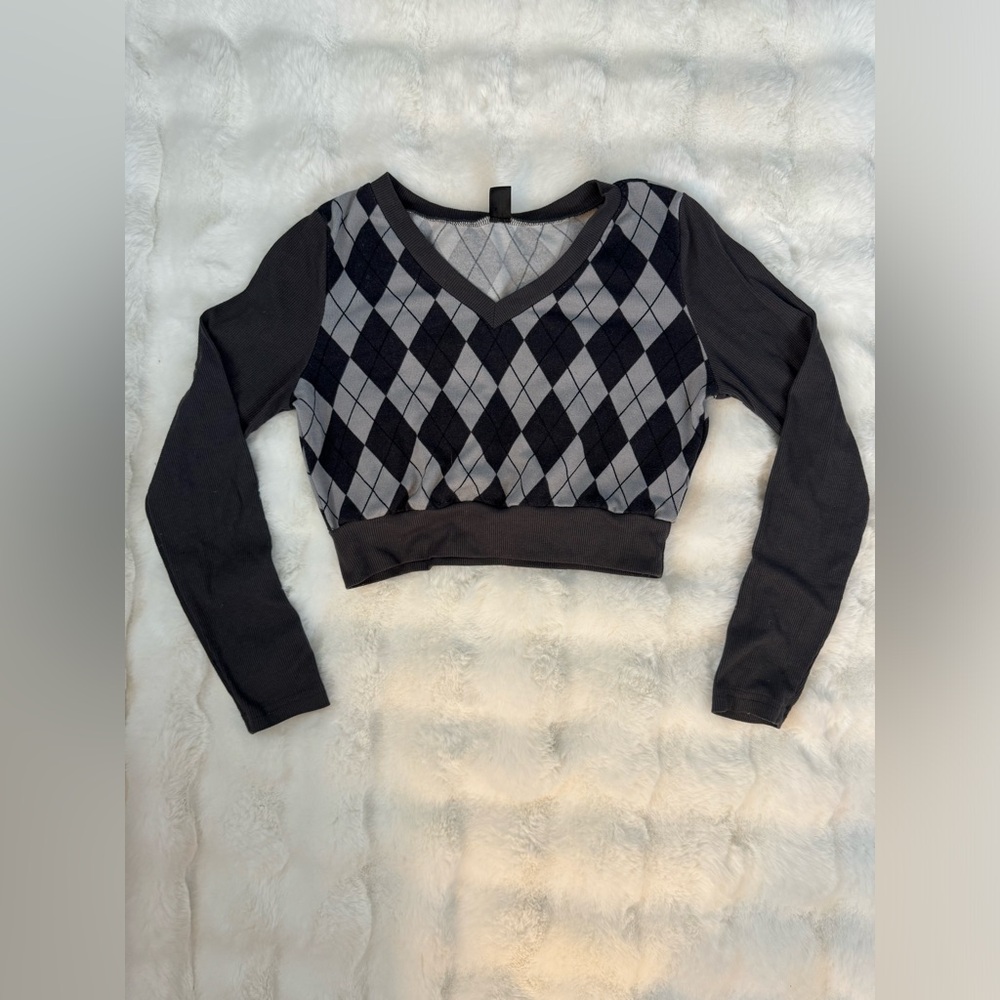 SHEIN woman’s pattern long sleeve top cropped